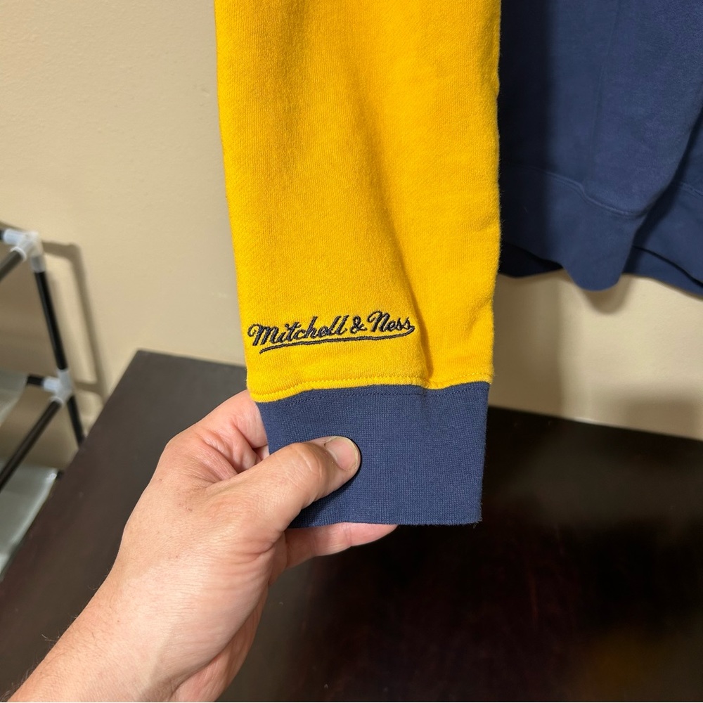 Golden State Warriors Mitchell And Ness Hardwood Classics Pullover Hoodie Navy - Picture 4 of 10